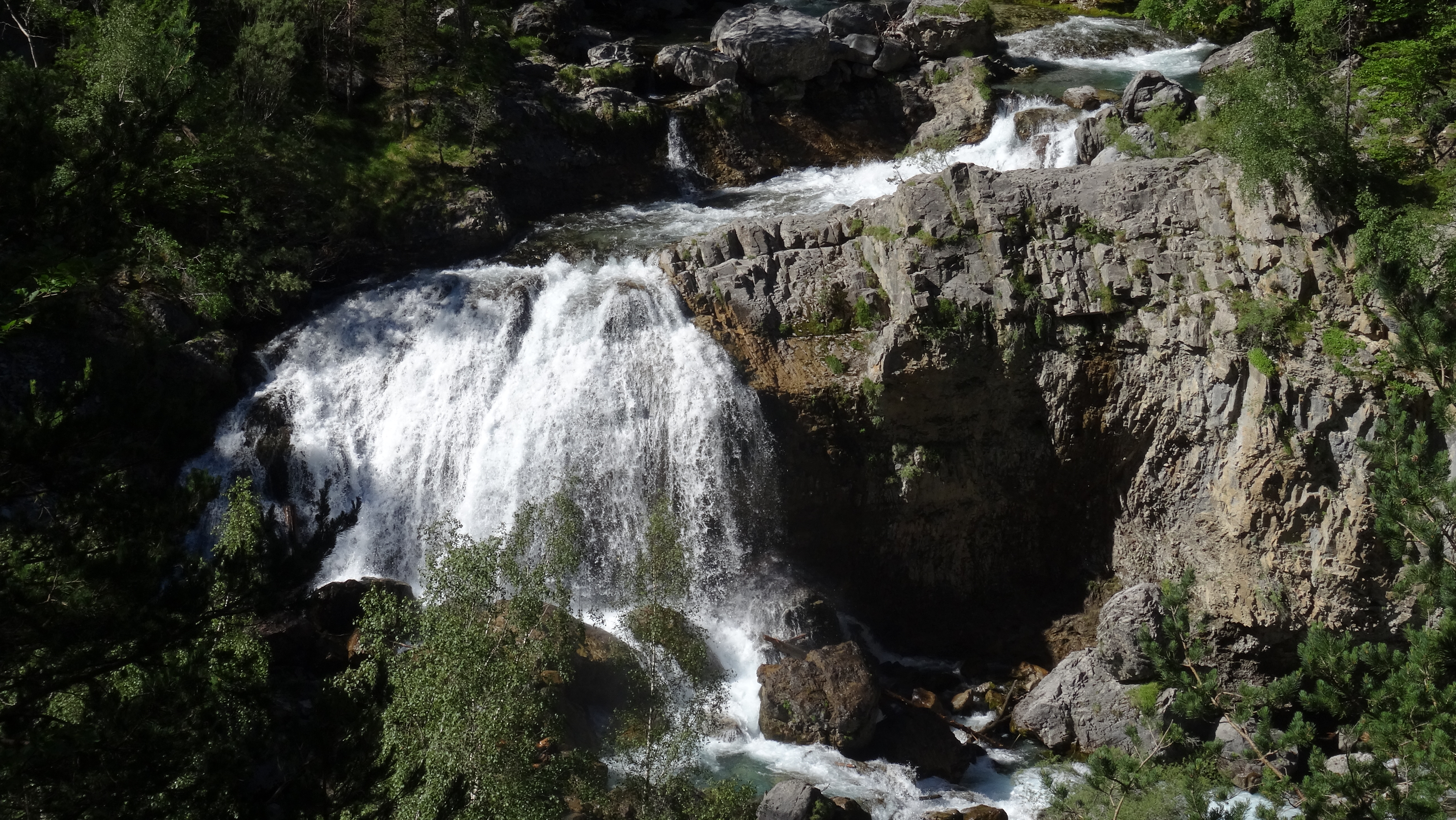 Ordesa: Ruta 1: Pradera de Ordesa – Cascada de Arripas – Pradera. Ruta de las cascadas